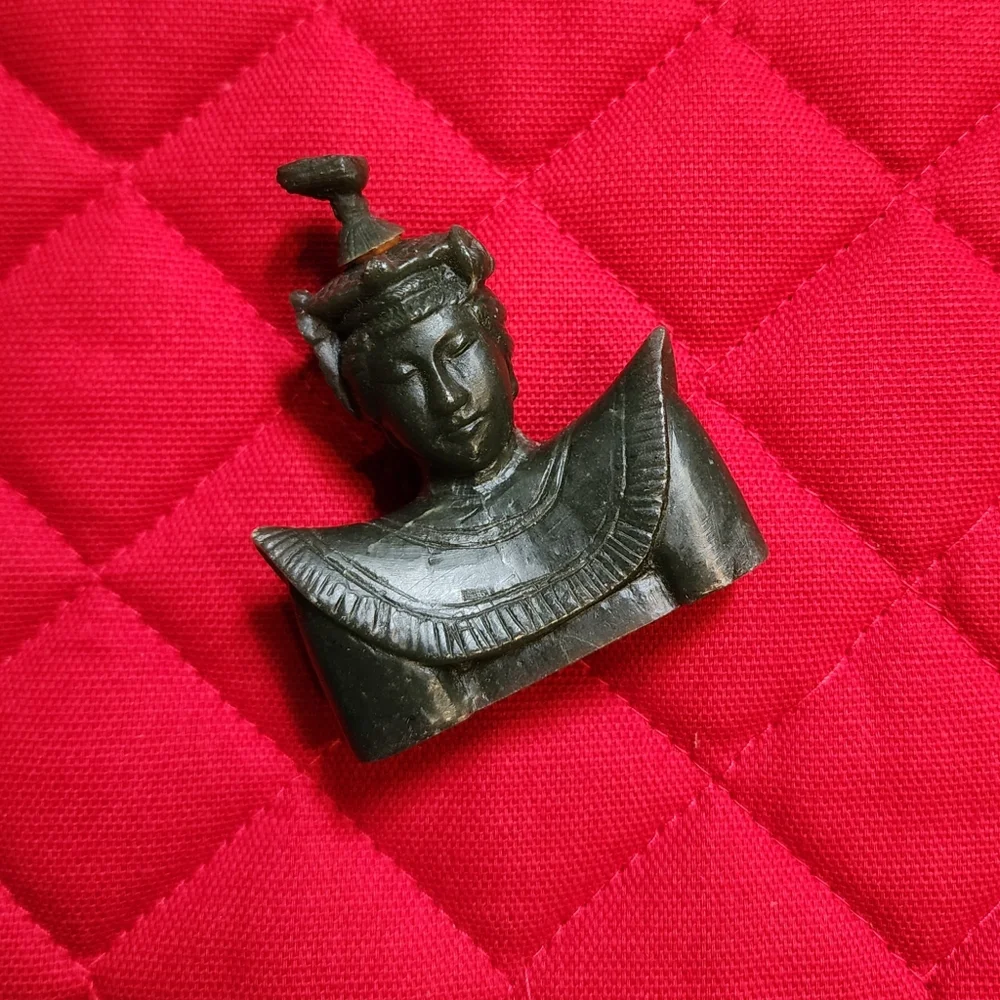 Vintage Chinese Snuff Bottle Unique dark green hand carved emperor bust